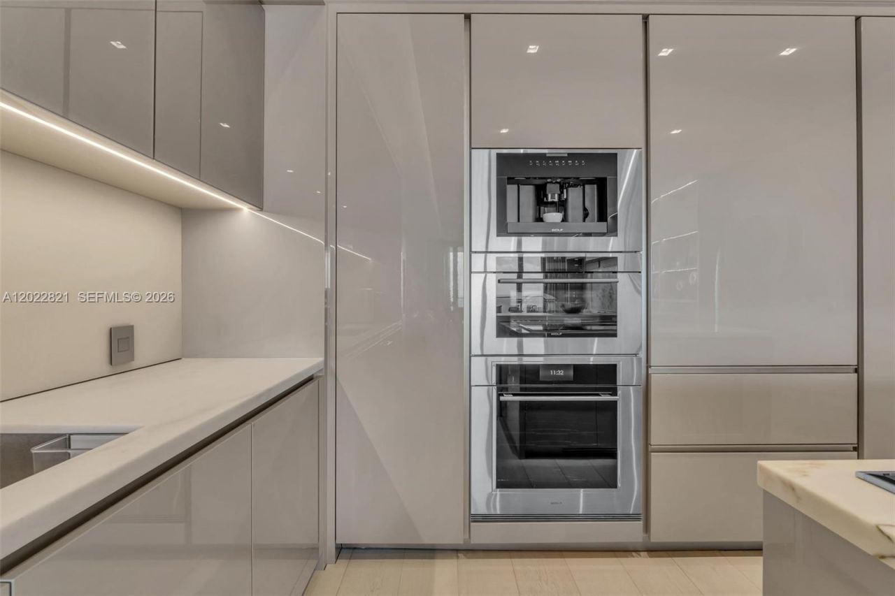 18975 Collins Ave , Unit 2802, Sunny Isles Beach, FL 33160 Photo