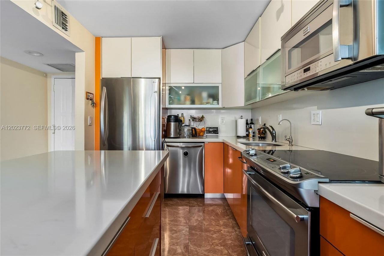 600 SW Parkview Dr, Unit 505, Hallandale Beach, FL 33009 Photo