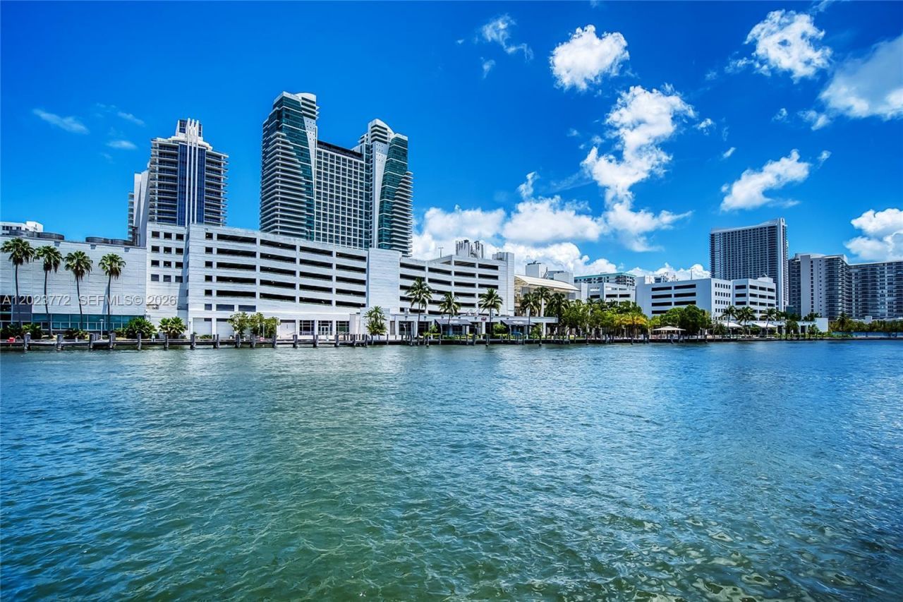 600 SW Parkview Dr, Unit 505, Hallandale Beach, FL 33009 Photo