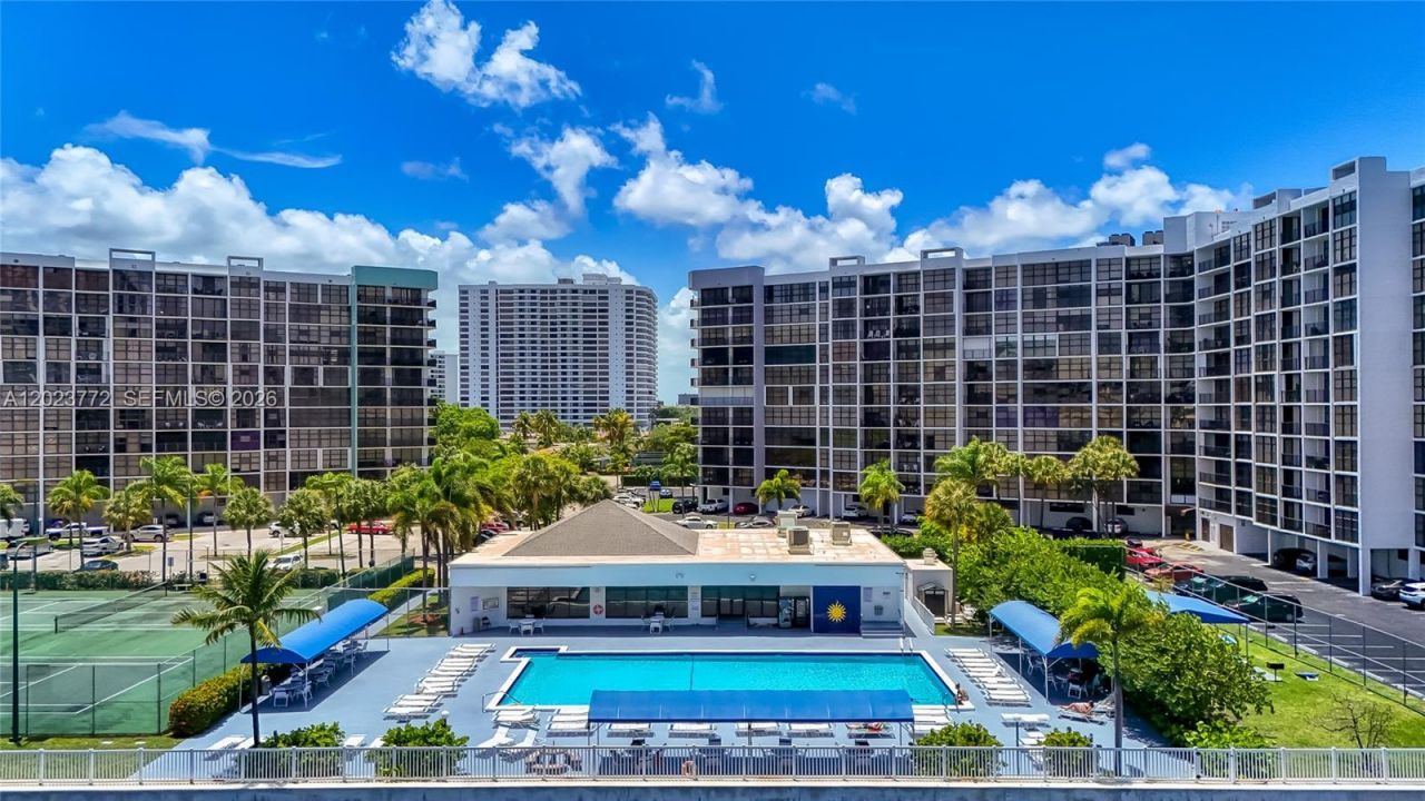 600 SW Parkview Dr, Unit 505, Hallandale Beach, FL 33009 Photo
