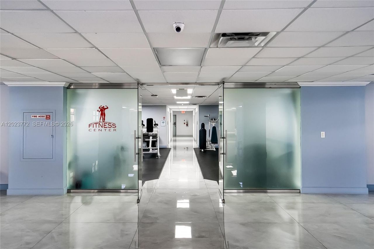 600 SW Parkview Dr, Unit 505, Hallandale Beach, FL 33009 Photo