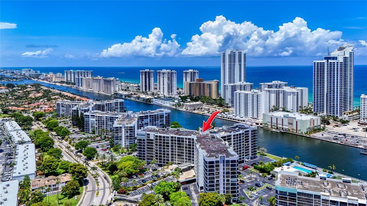 600 SW Parkview Dr, Unit 505, Hallandale Beach, FL 33009 Photo