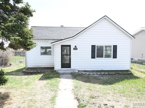 238 W Main Street, ST ANTHONY, ID 83445