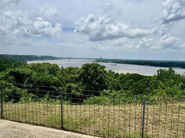 Cemetery Road, Natchez, MS 39120