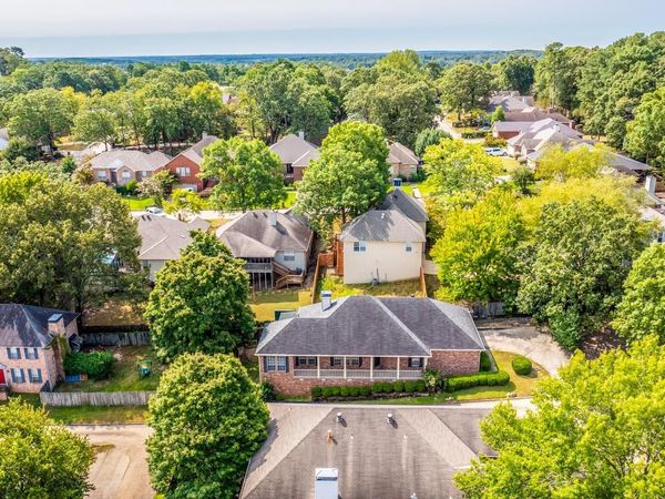 1323 Gleneagles Lane , Little Rock, AR 72211