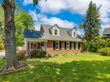 1571 HILLCREST AVENUE, LANCASTER, PA 17601