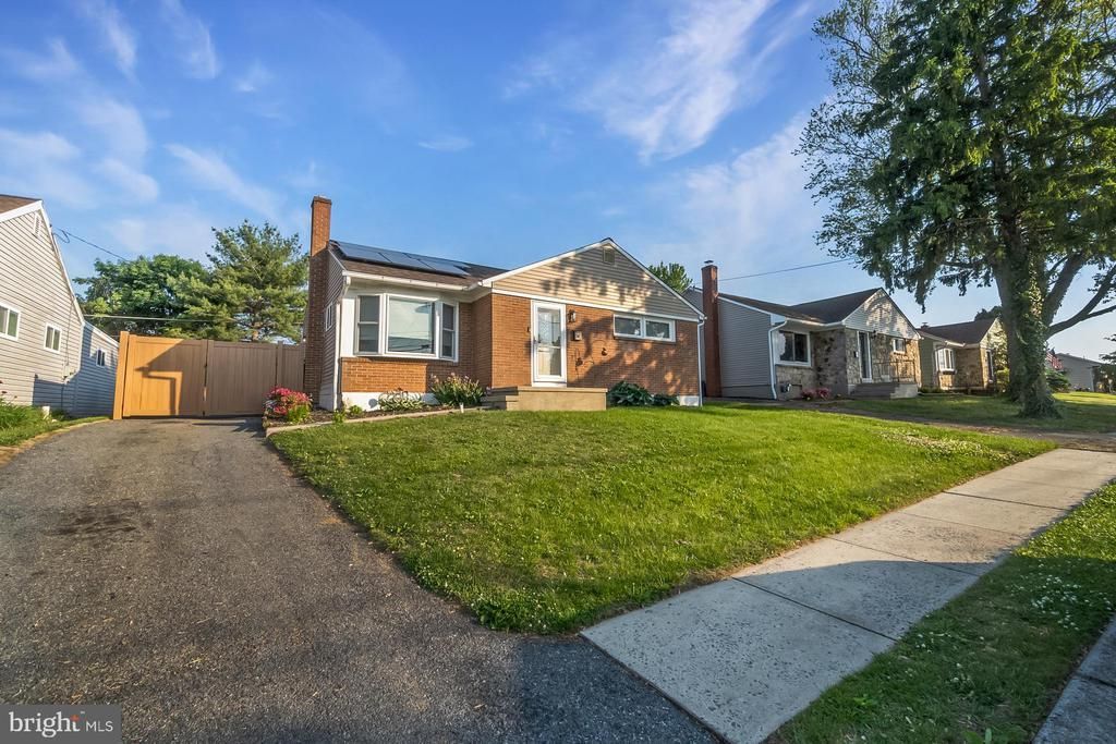 524 Boeing Avenue, Reading, PA 19601 Main Photo