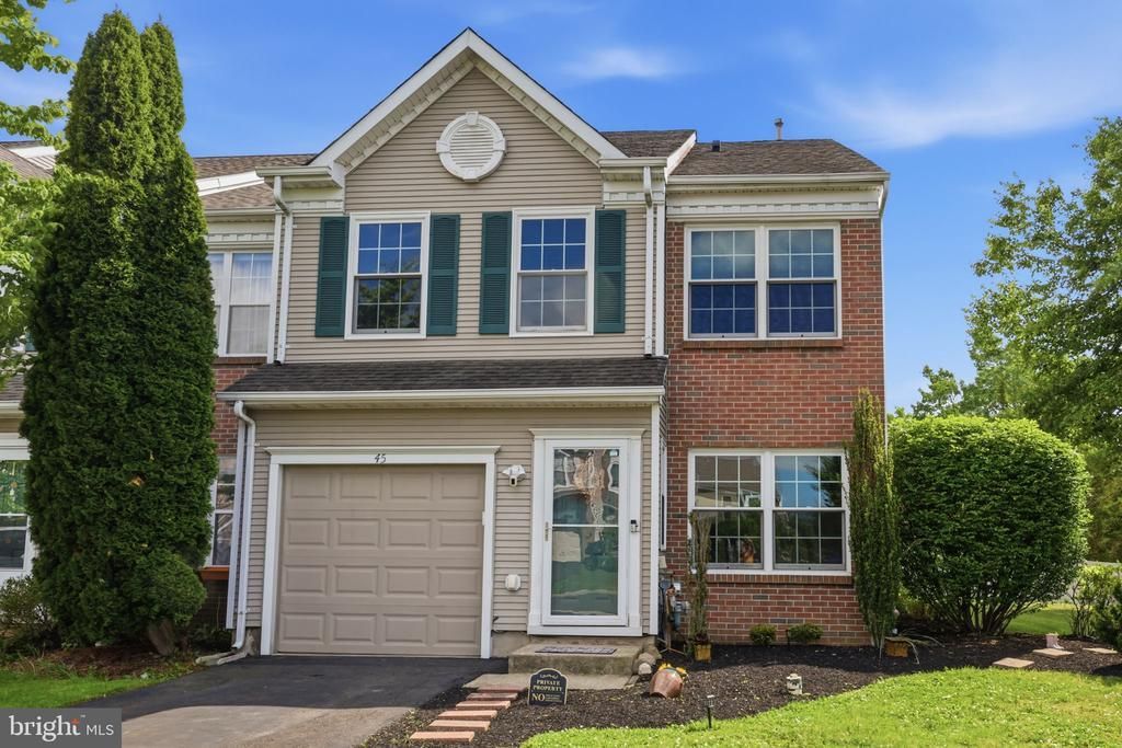 45 HONEY LOCUST LANE, NEWTOWN, PA 18940