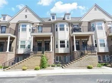 41576 HAMLET Lane, Novi, MI 48375
