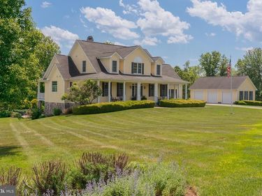 15438 HILLSBORO ROAD, HILLSBORO, VA 20132