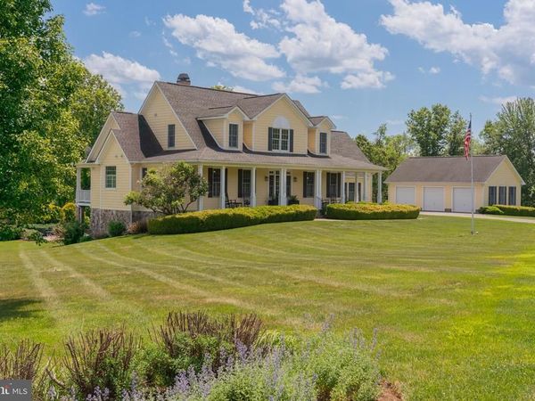 15438 HILLSBORO ROAD, HILLSBORO, VA 20132