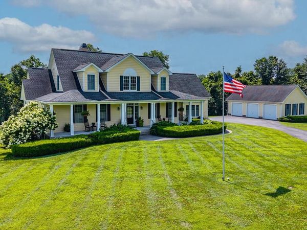 15438 HILLSBORO ROAD, HILLSBORO, VA 20132