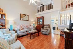 3530 Evergreen Way  photo 4