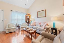 3530 Evergreen Way  photo 4