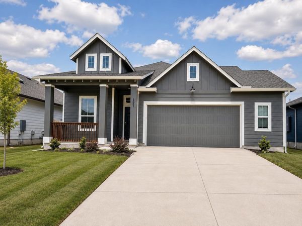 121 Yellowstone DR, Kyle, TX 78640