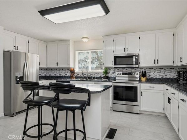 18685 Oak Grove, Hidden Valley Lake, CA 95467
