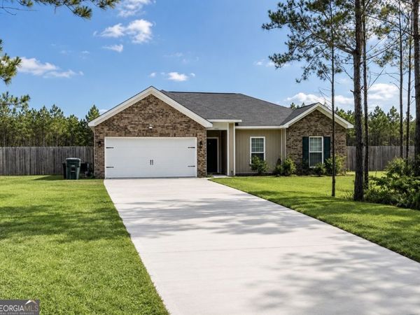 1460 Arnold Drive SE, Allenhurst, GA 31301