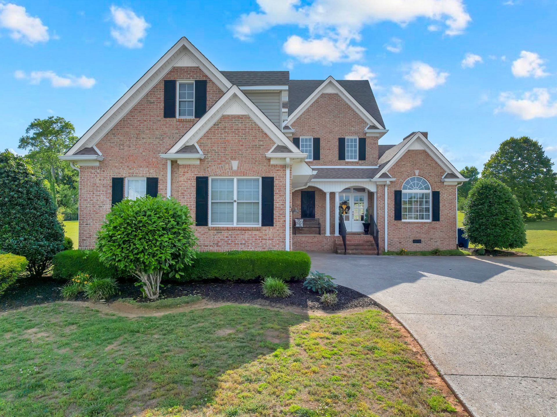 102 Waycross Dr , Shelbyville, TN 37160 Main Photo