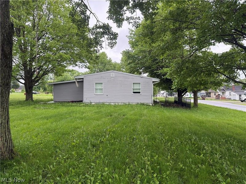 131 Marshall Avenue W, Warren, OH 44483 Photo 3