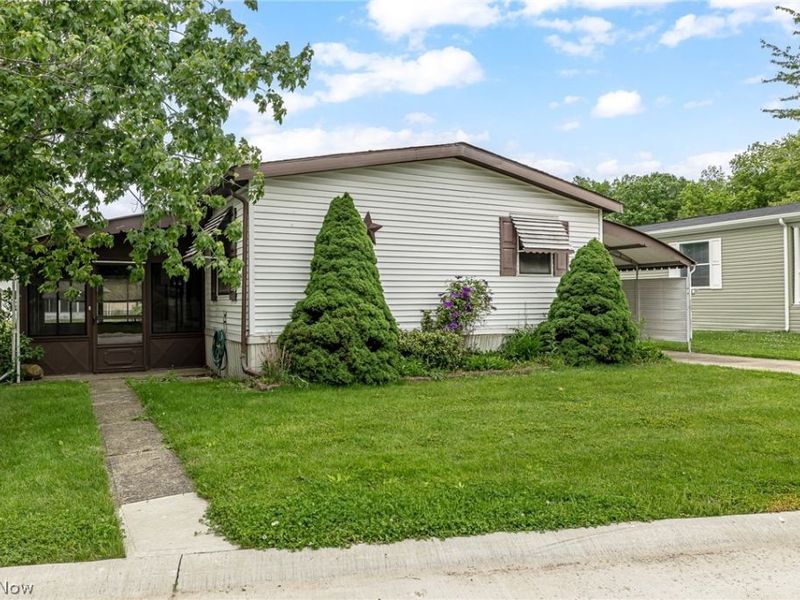 5 Michael Drive, Olmsted Township, OH 44138 Photo 2