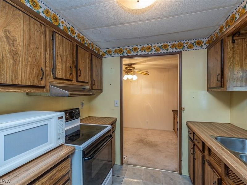 5 Michael Drive, Olmsted Township, OH 44138 Photo 8