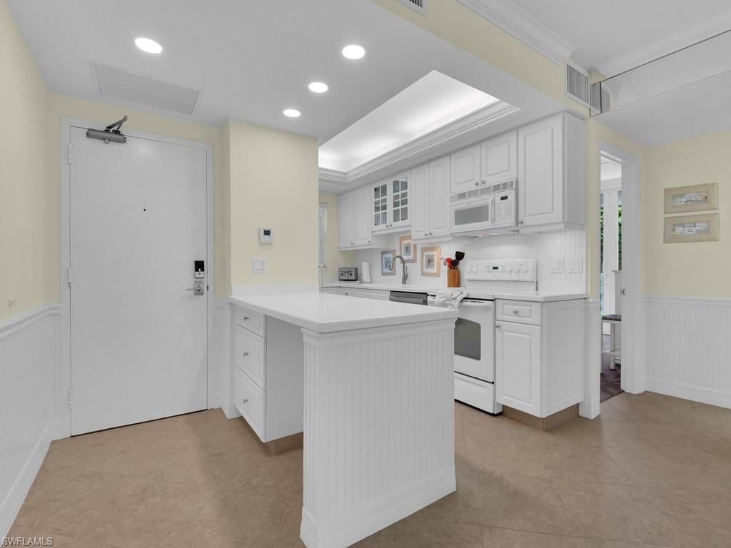 140 Seaview Ct, Unit 206S, Marco Island, FL 34145 Photo
