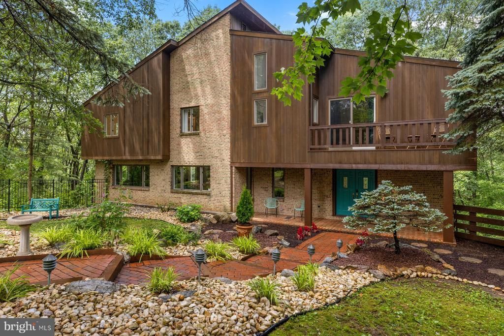 3385 WOODBRIDGE CIRCLE , BETHLEHEM, PA 18017