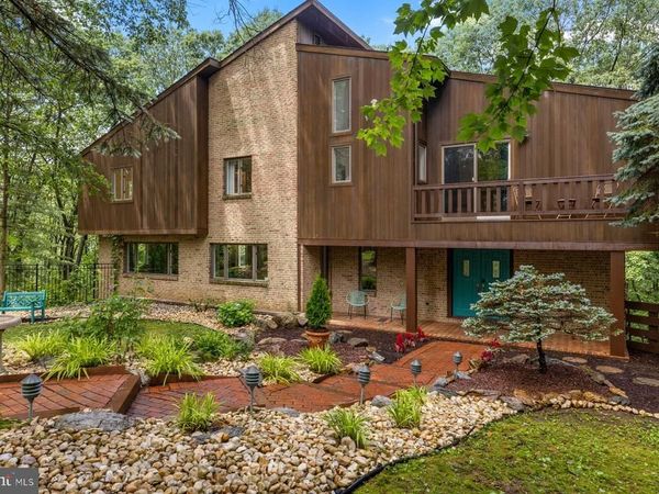 3385 WOODBRIDGE CIRCLE , BETHLEHEM, PA 18017