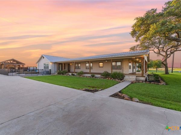 4448 Fm 234 , Edna, TX 77957