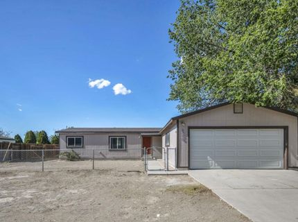 1090 Green Valley Drive, Fernley, NV 89408 Photo