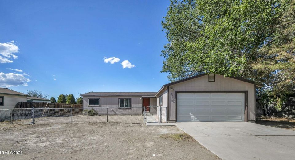 1090 Green Valley Drive, Fernley, NV 89408 Photo