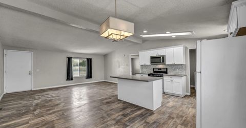 1090 Green Valley Drive, Fernley, NV 89408 Photo