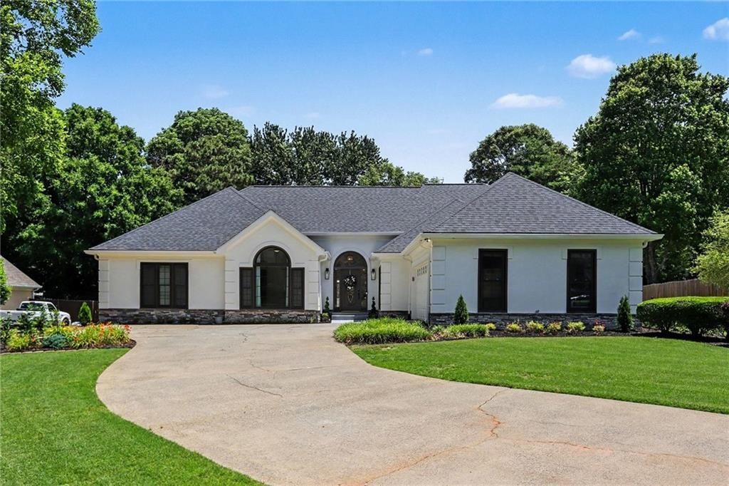 565 Wexford Hollow Run, Roswell, GA 30075 Main Photo