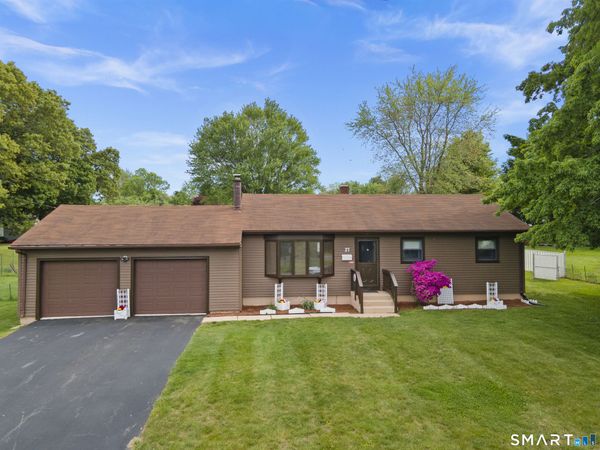 27 McIntosh, Montville, CT 06382