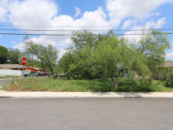 126 SURRELS AVE, San Antonio, TX 78228