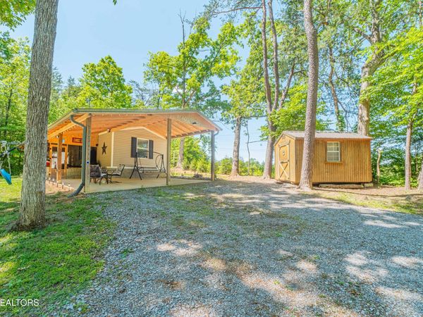 129 Smith Rd, Maryville, TN 37803