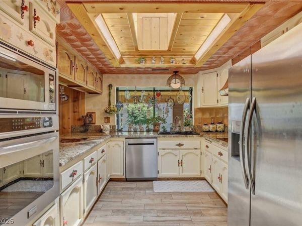 2230 Pinto Road , Henderson, NV 89002
