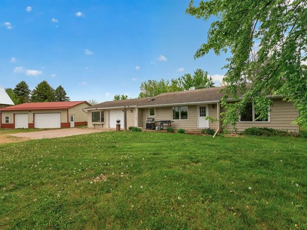 18090 102nd Street , Young America, MN 55397