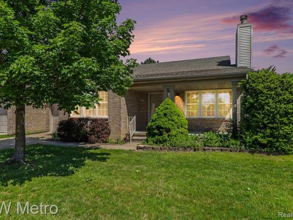 41273 Greenspire Drive, Clinton Twp, MI 48038