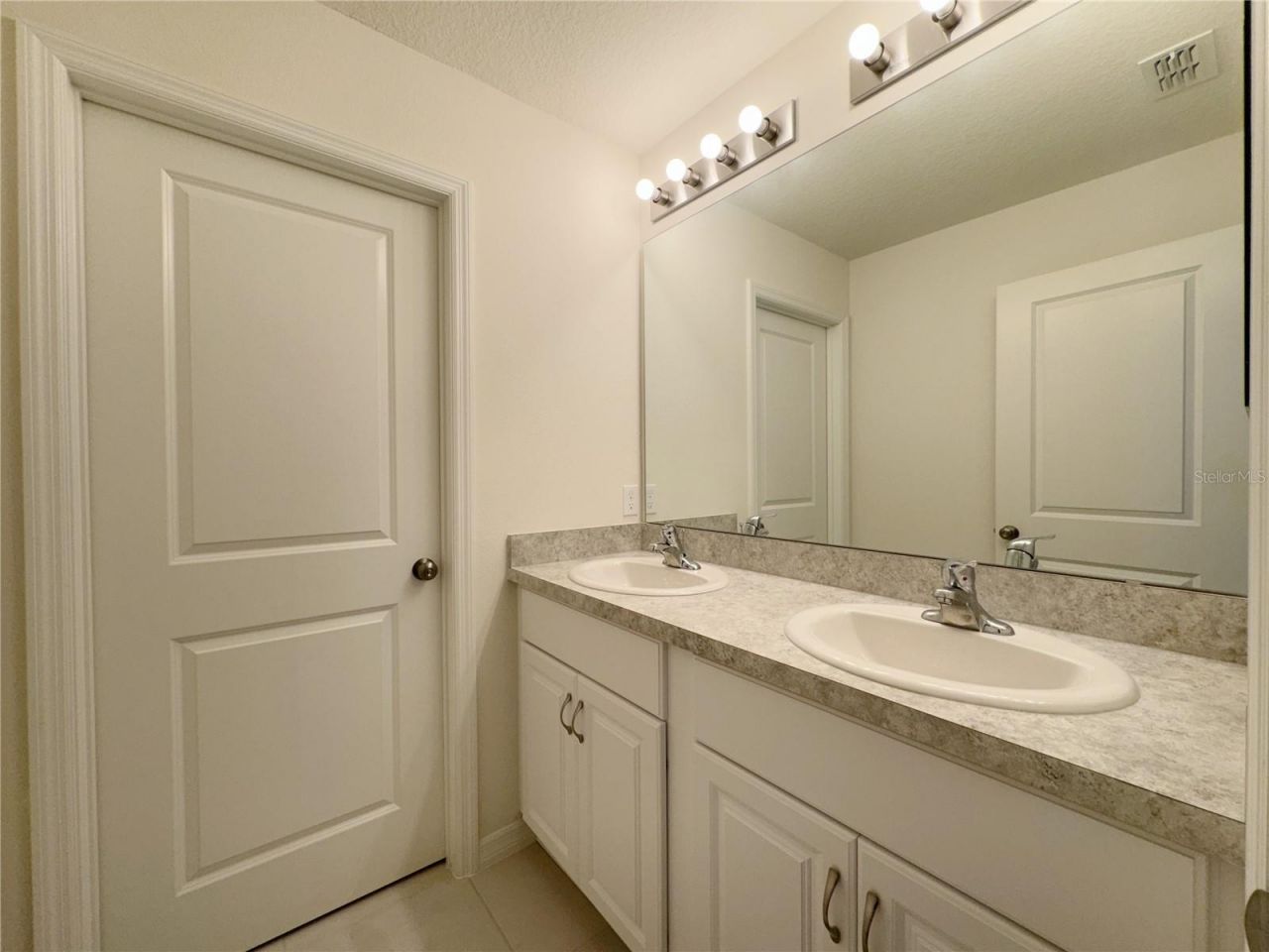 583 Black Eagle Drive , Groveland, FL 34736 Photo