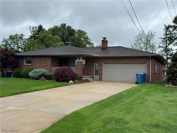 592 W Omar Street, Struthers, OH 44471