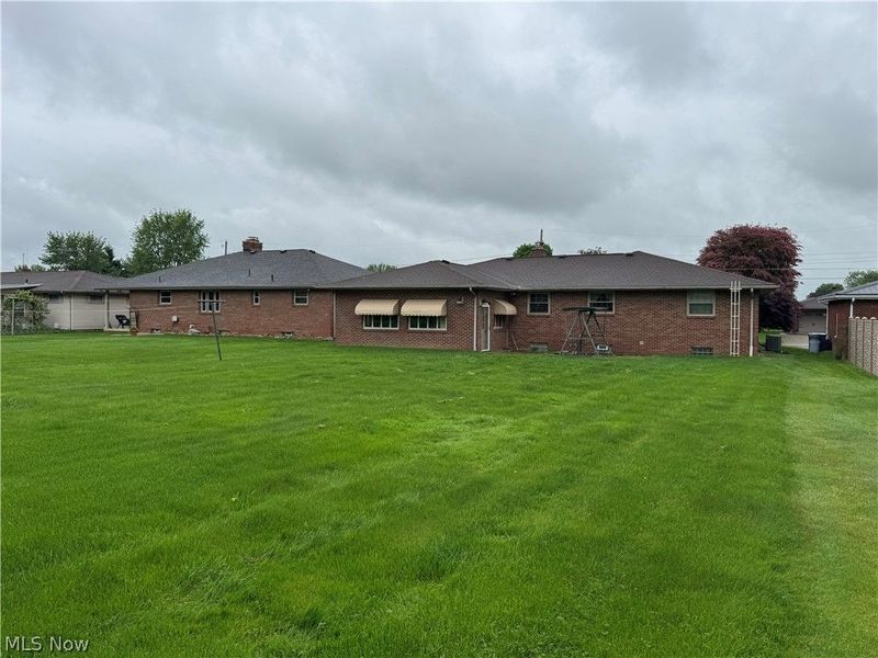 592 W Omar Street, Struthers, OH 44471 Photo 10