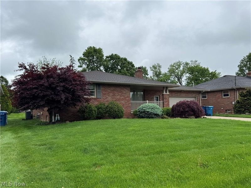 592 W Omar Street, Struthers, OH 44471 Photo 3