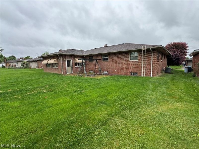 592 W Omar Street, Struthers, OH 44471 Photo 5