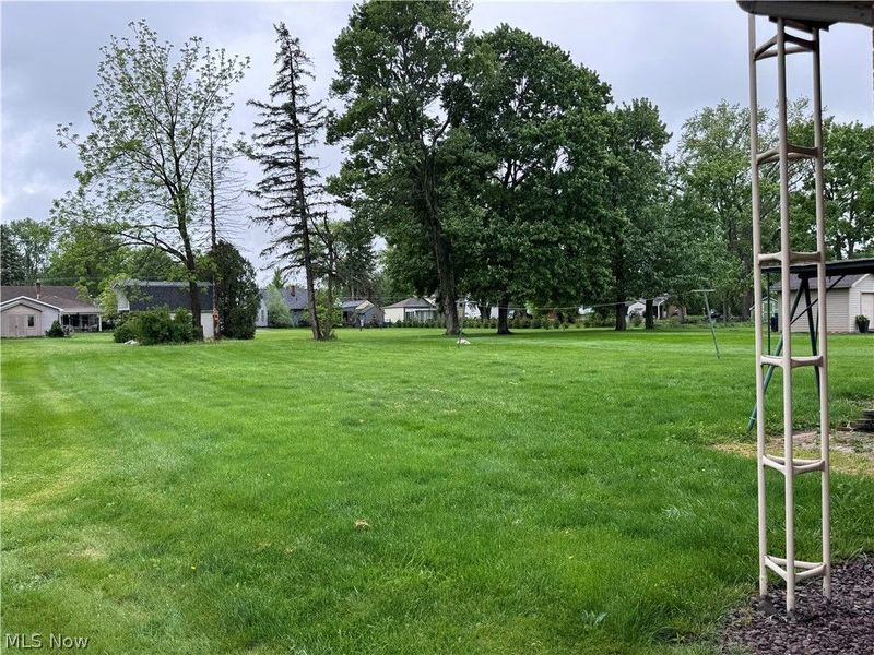 592 W Omar Street, Struthers, OH 44471 Photo 7