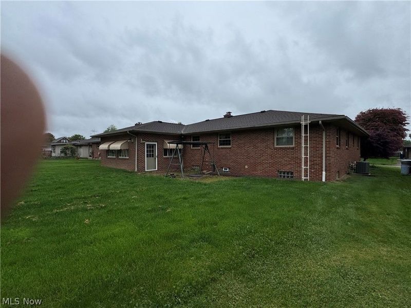 592 W Omar Street, Struthers, OH 44471 Photo 8