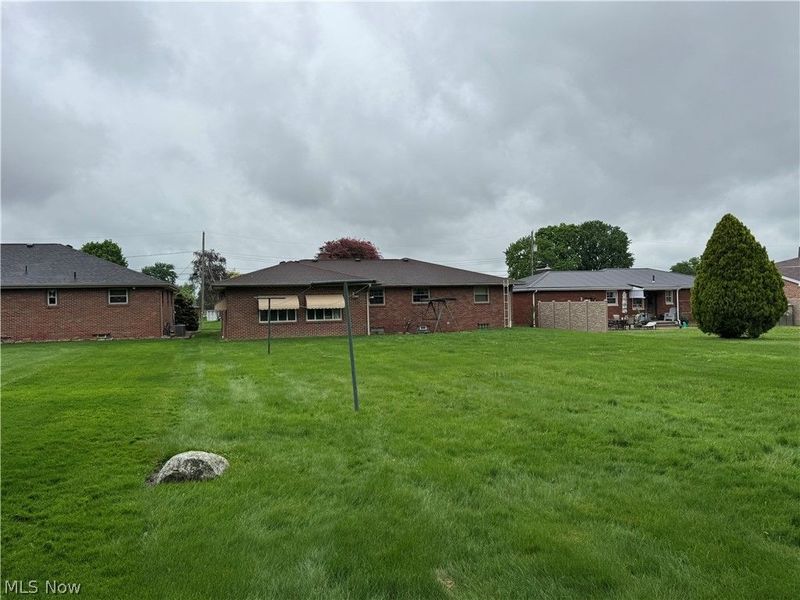 592 W Omar Street, Struthers, OH 44471 Photo 9