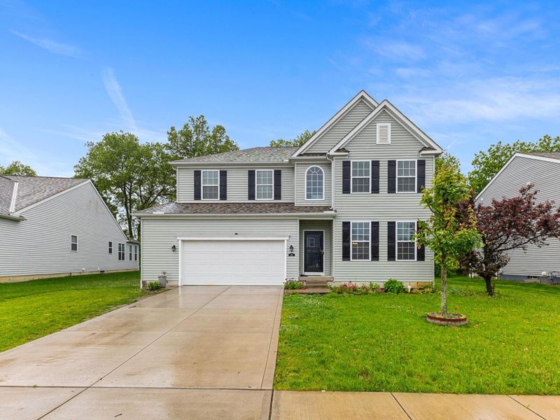 141 Mannaseh Drive W, Granville, OH 43023 Photo 1