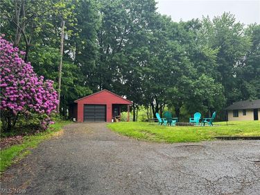 12797 Oakwood Avenue NW, Uniontown, OH 44685