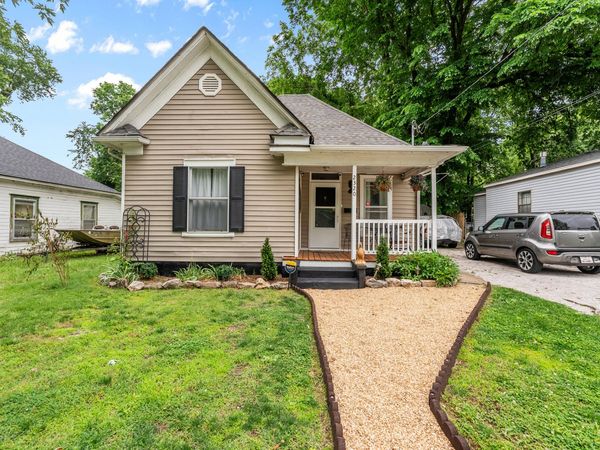 2320 N Travis Avenue , Springfield, MO 65803
